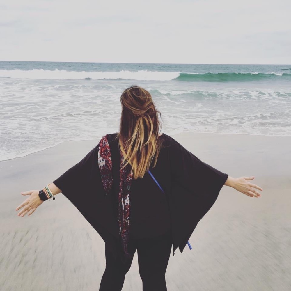 DINO Batwing Cozy Yoga Top in Charcoal